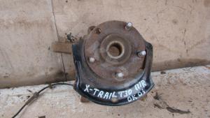 X-Trail T30 01-06 кулак поворотный Rh
