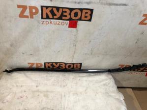 Toyota LC 200 2008 Молдинг лобового стекла 