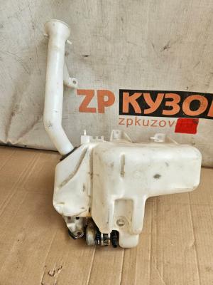 NP300 2008- Бачок омывателя
