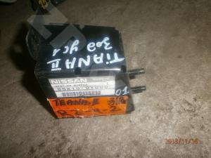 Teana J32 08-13 Кронштейн Заднего усилителя RH
