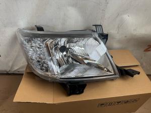 Toyota Hi Lux 2005-2011 Оптика  Фары