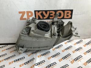 Mazda MZ MPV II LW 99-06 Фара передняя