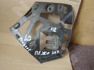 Peugeot 207 2006 Кронштейн Передний на бампер LH
