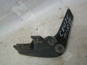 Cruze 2009- Брызговик защитный Пер.RH
