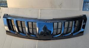 Mitsubishi L200 K6,K7 96-06 Решетка радиатора RH