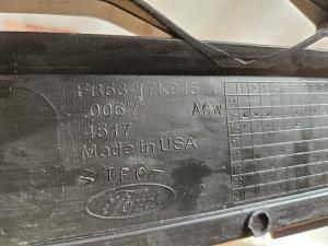 Ford Explorer 2013 Центральная решетка