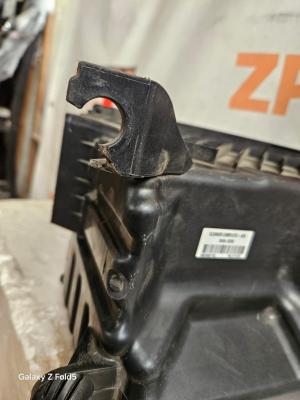 Kia Sportage 2016- Двигатель Корпус воздушного фильтра