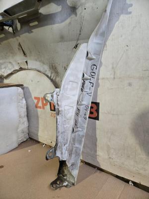 VW Golf 5 04-09 Крыло переднее RH