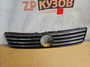 VW Passat [B5] 96-00 Решетка радиатора