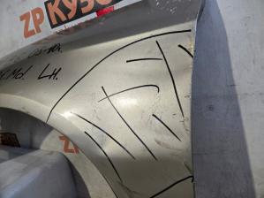 VW Passat [B6] 05-10 Крыло переднее Lh