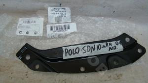 VW Polo Sed RUS 2010-2020 кронштейн Под фару и над фарой Rh верх