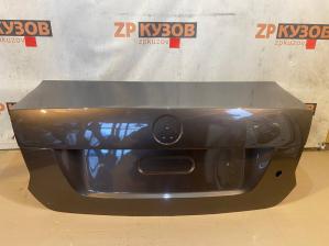 VW Polo Sed RUS 2010-2020 Крышка багажника с отверстием под ключ
