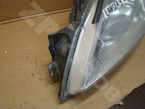 Avensis II 03-08 Боковина Rh
