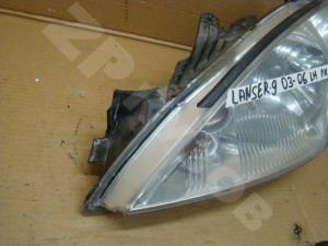 Avensis II 03-08 Боковина Rh
