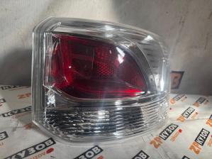 Mitsubishi Outlander 2012 Фонарь RH