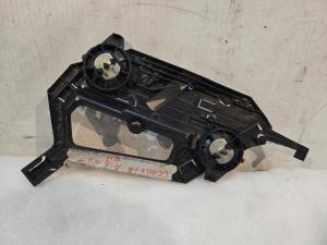 Skoda Octavia A5 1Z 04-13 Кронштейн площадка крепления фары 04-09 Rh