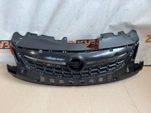 Opel Corsa D 06- Решетка радиатора 11-