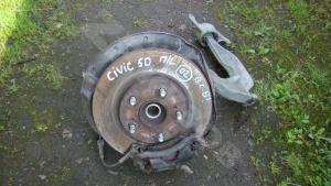 Civic 5D 06-12 пер Кулак поворотный Лев.
