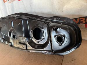 Mitsubishi Pajero Montero 3 V6, V7  00-06 Топливная система Топливный бак