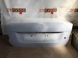 VW Polo Sed RUS 2010-2020 Крышка багажника с отверстием под ключ