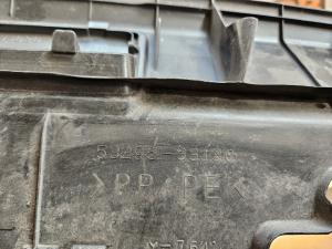 Toyota Camry V70 2017- Пыльники/накладки пластиковые Пыльник замка капота