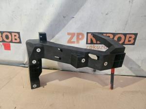 Mосквич 3 2020- Кузов и его части  Передняя часть Кронштейны под фары 