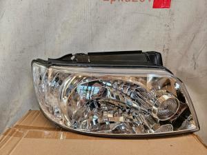 Hyundai Matrix 2001-2010 Фара 01-05 Rh