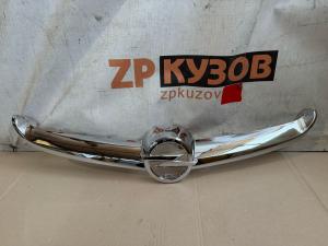 Opel Astra J 2010 Решетка радиатора хром верх