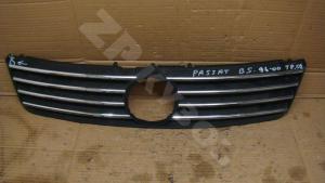 VW Passat [B5] 96-00 Решетка радиатора
