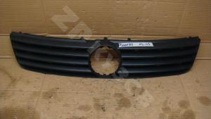 VW Passat [B5] 96-00 Решетка радиатора
