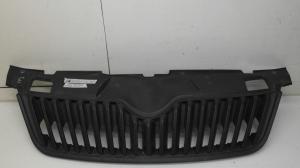 Skoda Fabia 07-15 Решетка радиатора 2010-