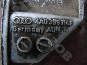Audi A6 [C4] 1994-1997 Кронштейн КПП правый