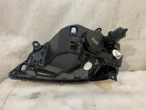 Lada Largus 2012- Фара Правая