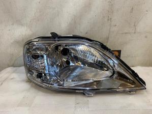 Lada Largus 2012- Фара Правая