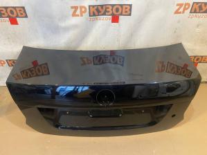 VW Polo Sed RUS 2010-2020 Крышка багажника с отверстием под ключ