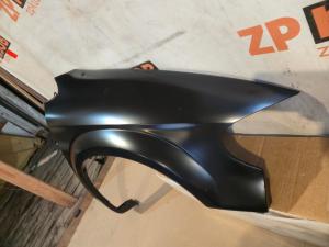 Chrysler VoyagerCaravan RG 01-07 Крыло переднее RH