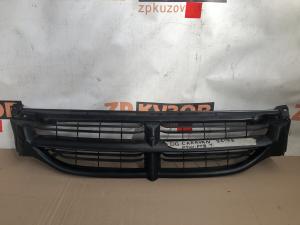 Dodge Caravan 2000-2007 4 Поколение Решетка радиатора