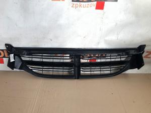 Dodge Caravan 2000-2007 4 Поколение Решетка радиатора