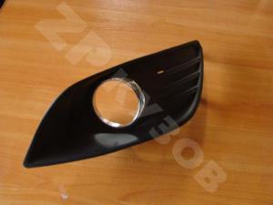 Ford Focus II Рамка ПТФ RH