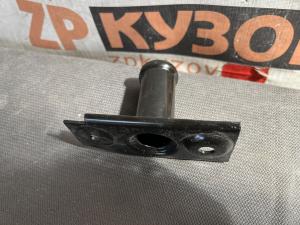 VW Jetta 06-11 Кронштейн Защиты двигателя 