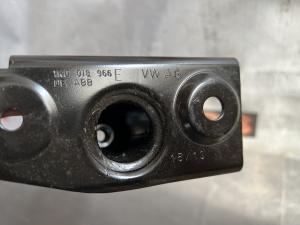 VW Jetta 06-11 Кронштейн Защиты двигателя 