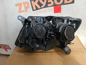 Nissan Terrano  (D 10) 2014- Оптика Фары Правая