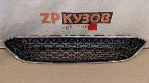 Ford Focus III 2015- Решетка радиатора