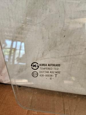 Hyundai Solaris 2010-2016 Стекло Двери Пер. RH