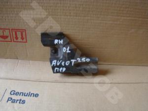 Aveo T250 05-11 Кронштейн Переднего усилителя RH
